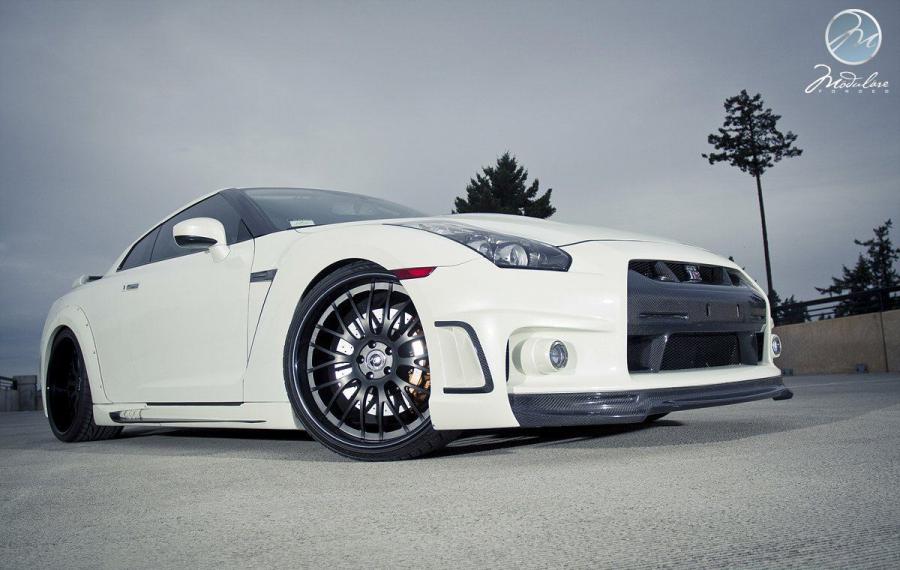  Nissan GT-R by Wald and Modulare Wheels 2014 года  (фото 14 из 17)
